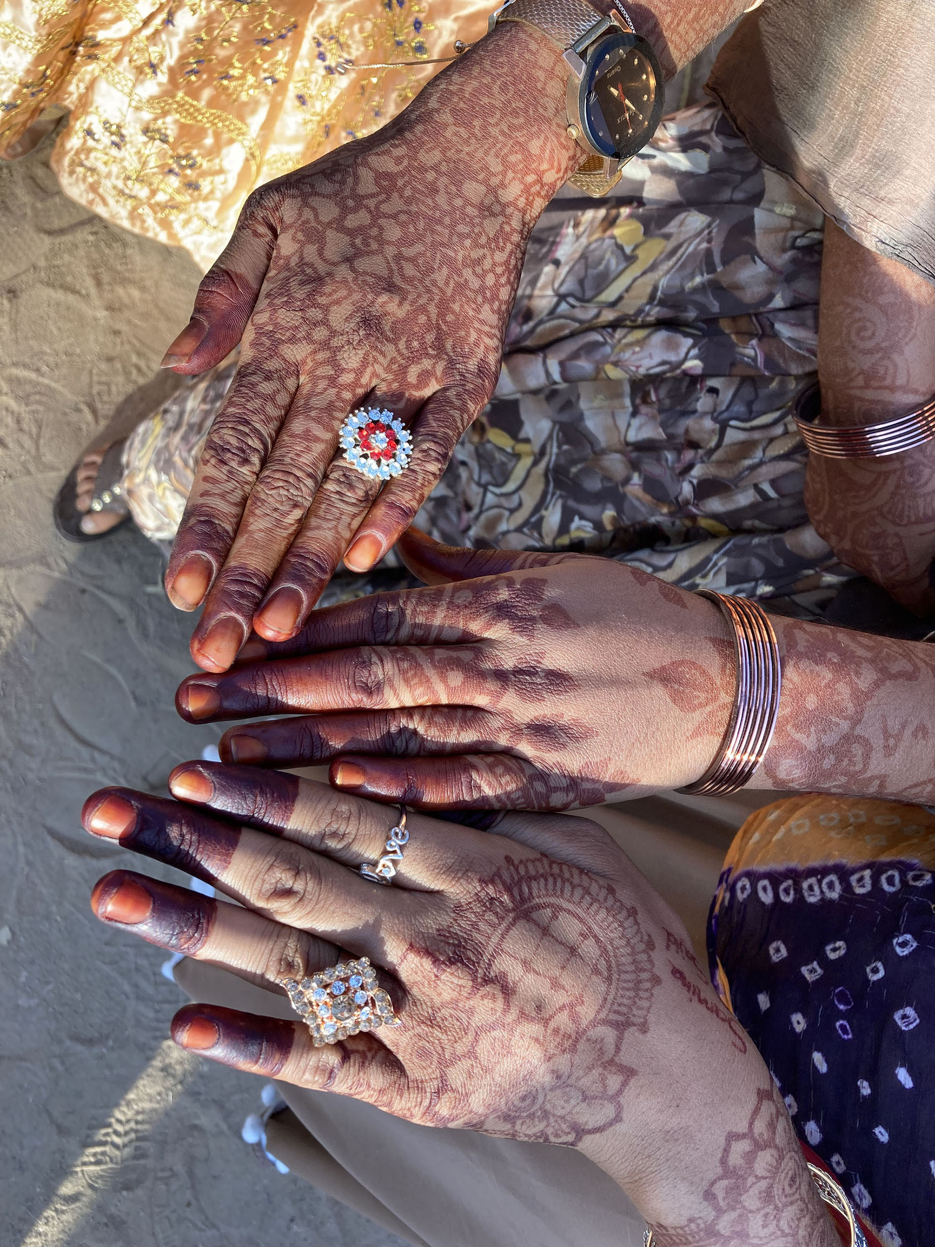 gujarat festival _ handen _ hanneke ten brinke.jpg
